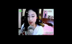 大胸美女抖胸舞,网络潮流与审美争议